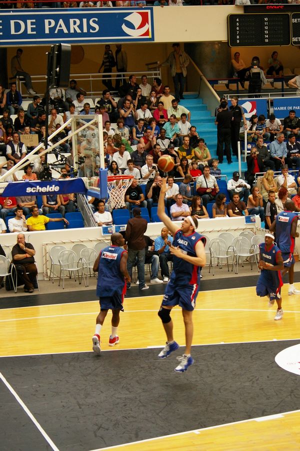 Basket Tournoi de Paris France Russie: Weis - France Russie 19 08 2007 - 020